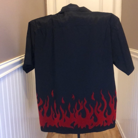 Black S/S button down with velvet red flames 🔥 by Sinister - Picture 2 of 7